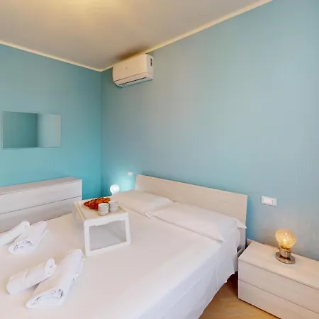 Pinko House By Bookinggardalake Manerba del Garda