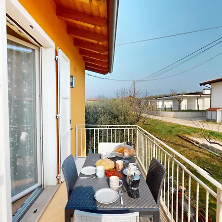 Pinko House By Bookinggardalake Apartment *