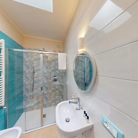 Apartment Pinko House By Bookinggardalake Manerba del Garda